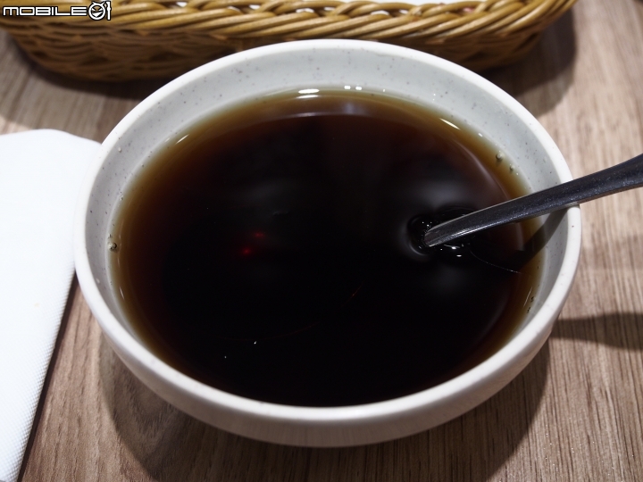 [食記] 臺北市 文山區 人从众牛排 -- 夜市中的厚切牛排