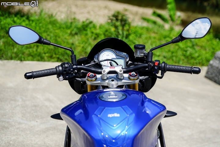 aprilia Tuono V4 RR 試駕 跑車靈魂裸裝上路