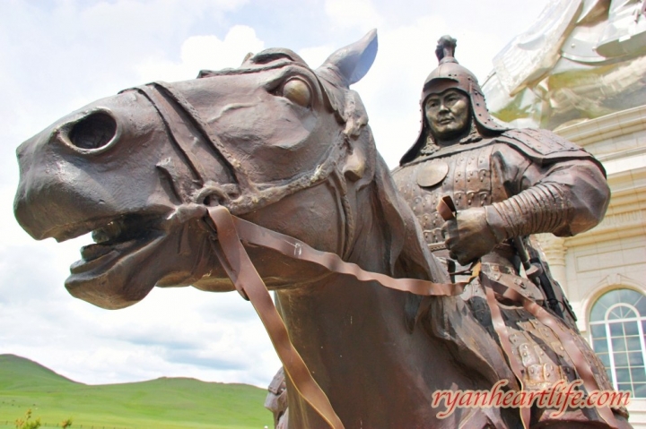 【外蒙古旅遊part1】世界最大的成吉思汗雕像、十三世紀蒙古風情園
