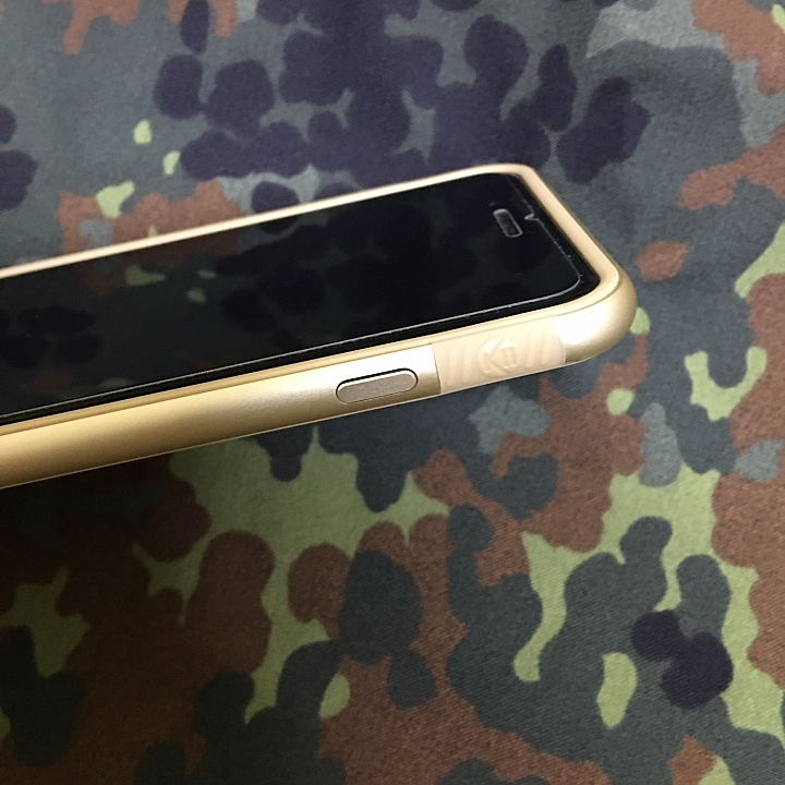 K11 Bumper i8 Plus 版手機殼裝在 iPhone XS Max 的胡亂測試心得