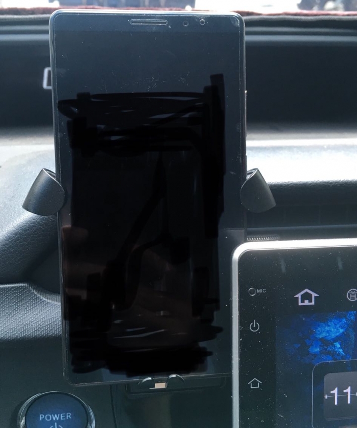 實用的車用手機架