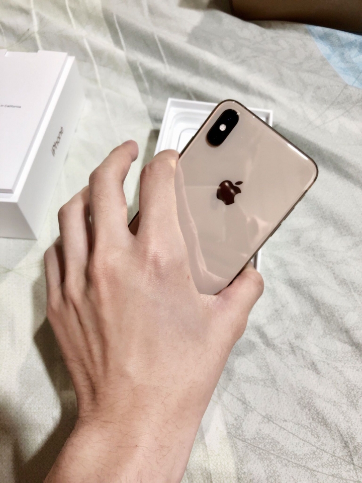 iPhone XS Max 金色開箱～～