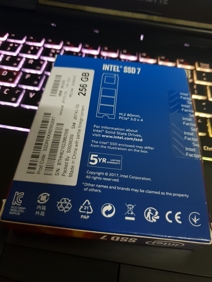 [不專業開箱]GIGABYTE SabrePro 15 高CP電競筆電