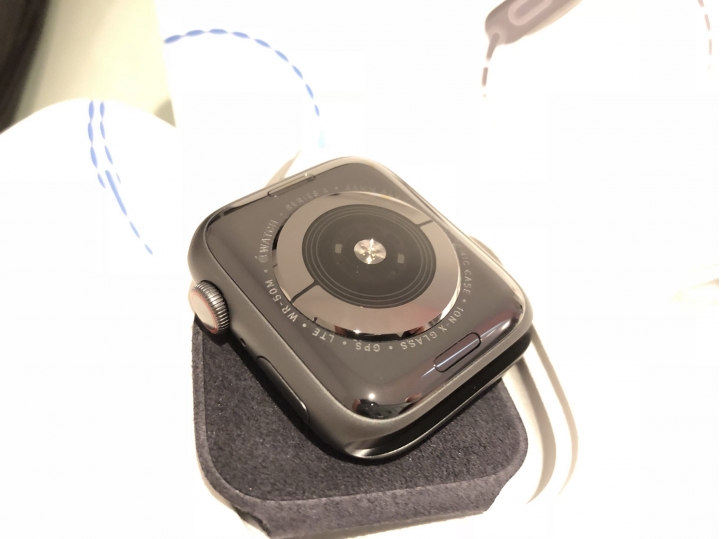 港版Apple watch 4 LTE 先衝了！（+小開箱