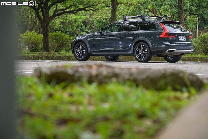 Volvo V90 Cross Country D5 Pro享受全能跨界頂級饗宴