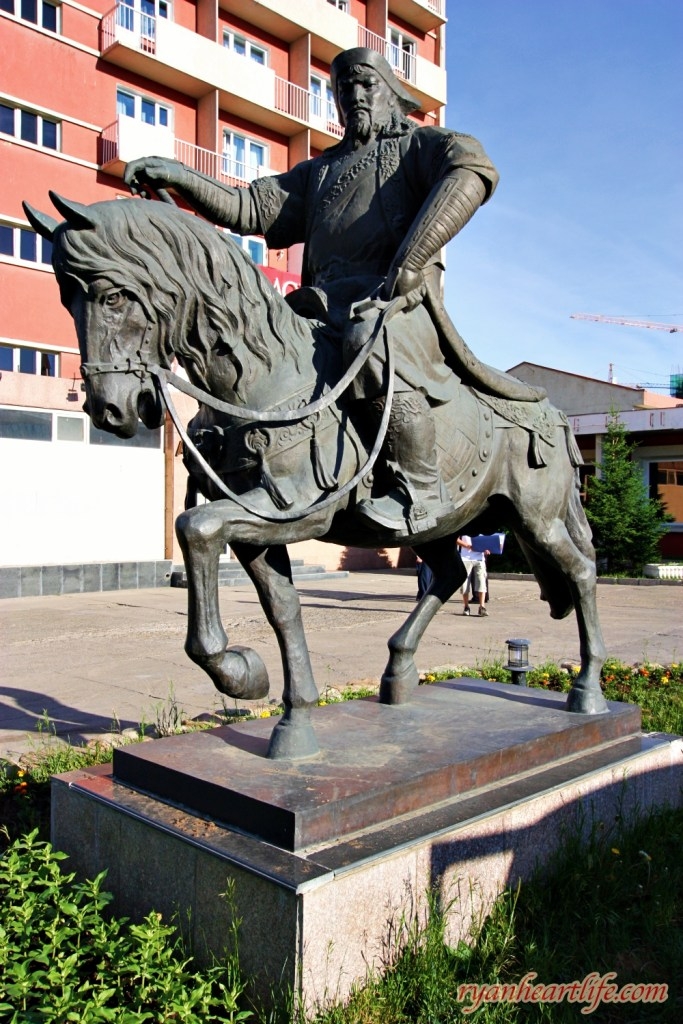 【外蒙古旅遊part1】世界最大的成吉思汗雕像、十三世紀蒙古風情園