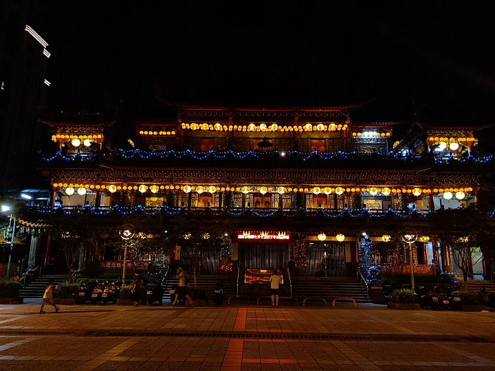 中秋節賞月，來拍月亮吧