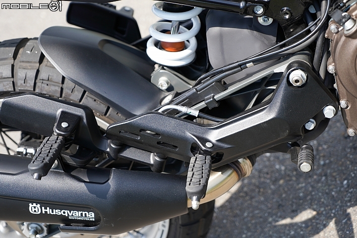 HUSQVARNA SVARTPILEN 401 百年車廠的前衛新作