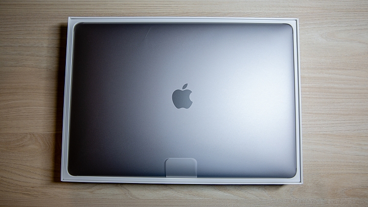 15 吋 MacBook Pro 2018 開箱瑕疵