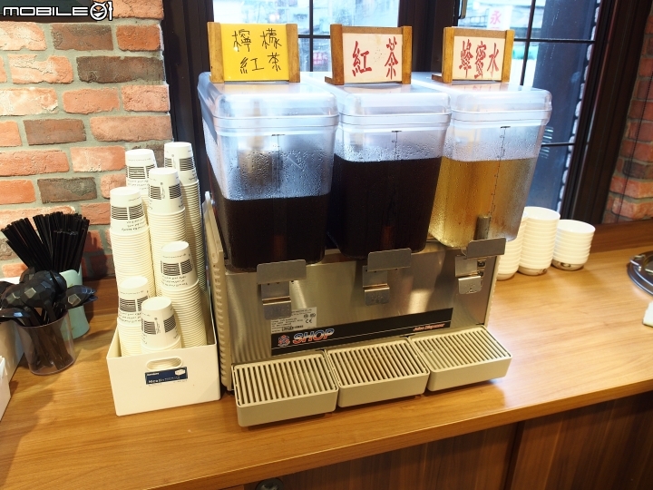 [食記] 臺北市 文山區 人从众牛排 -- 夜市中的厚切牛排