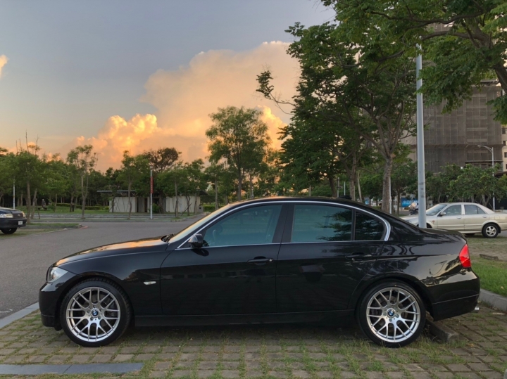 開老箱 - BMW 323I E90 十年二手車整理全紀錄