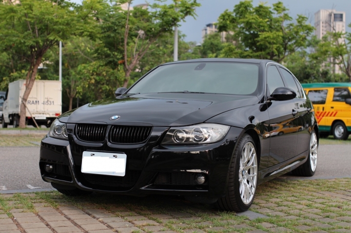 開老箱 - BMW 323I E90 十年二手車整理全紀錄