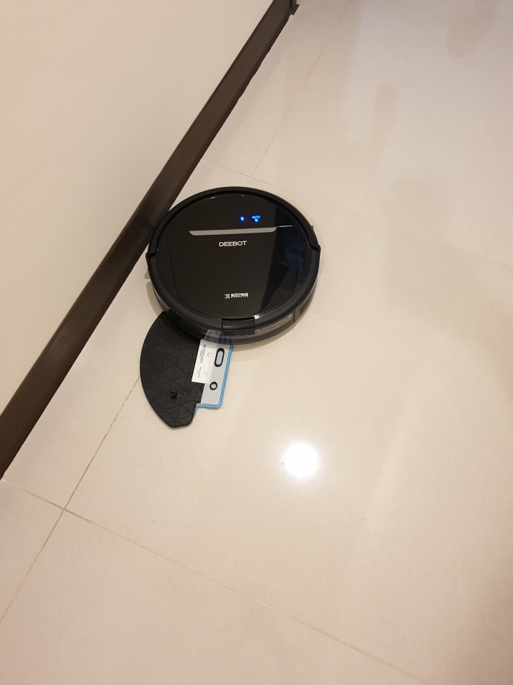請問大家的ecovacs ozmo 600拖地盤會掉落嗎？