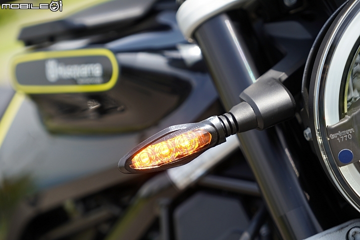 HUSQVARNA SVARTPILEN 401 百年車廠的前衛新作