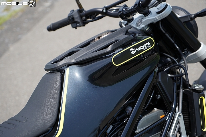 HUSQVARNA SVARTPILEN 401 百年車廠的前衛新作