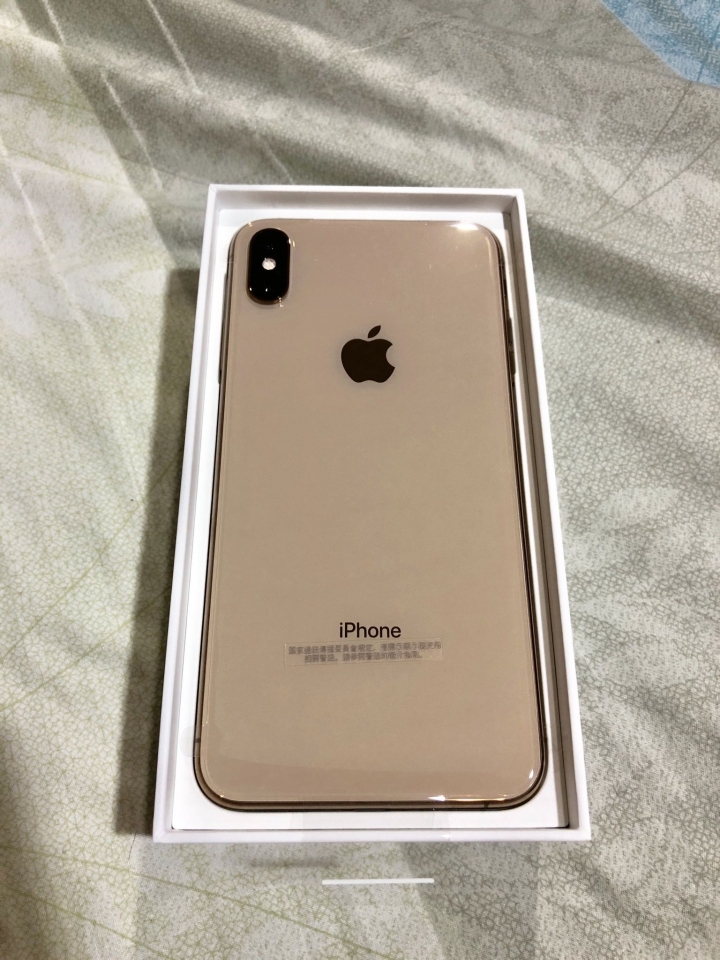 iPhone XS Max 金色開箱～～