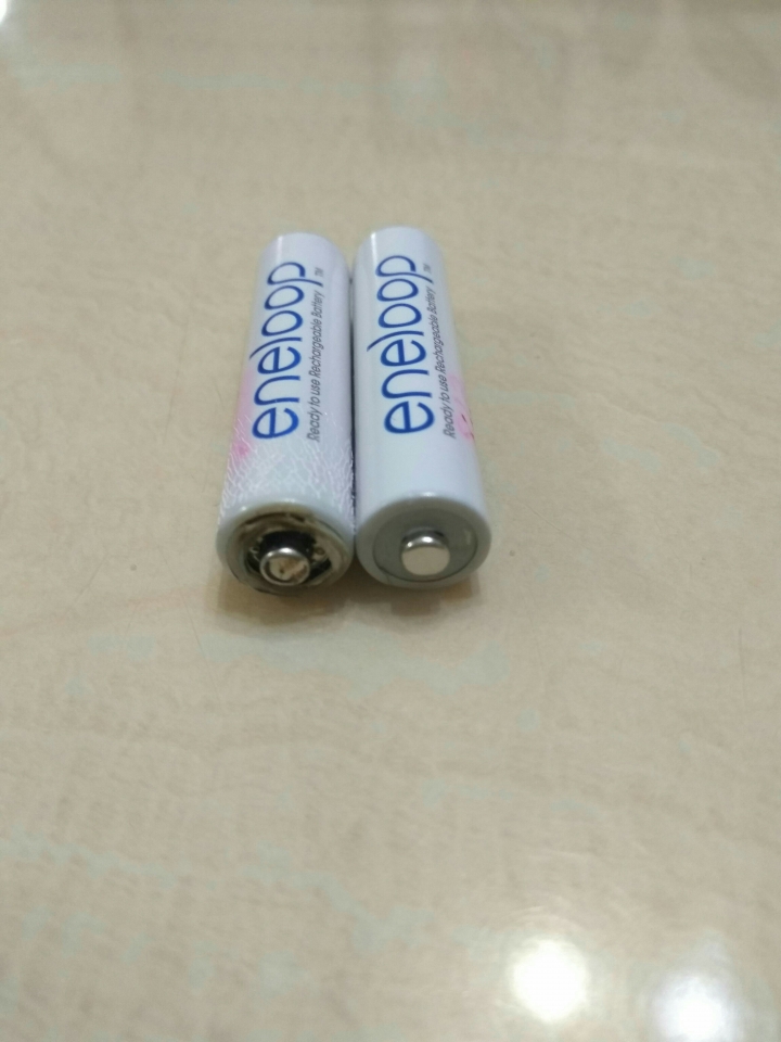 便當盒子遙控器使用充電電池燒毀