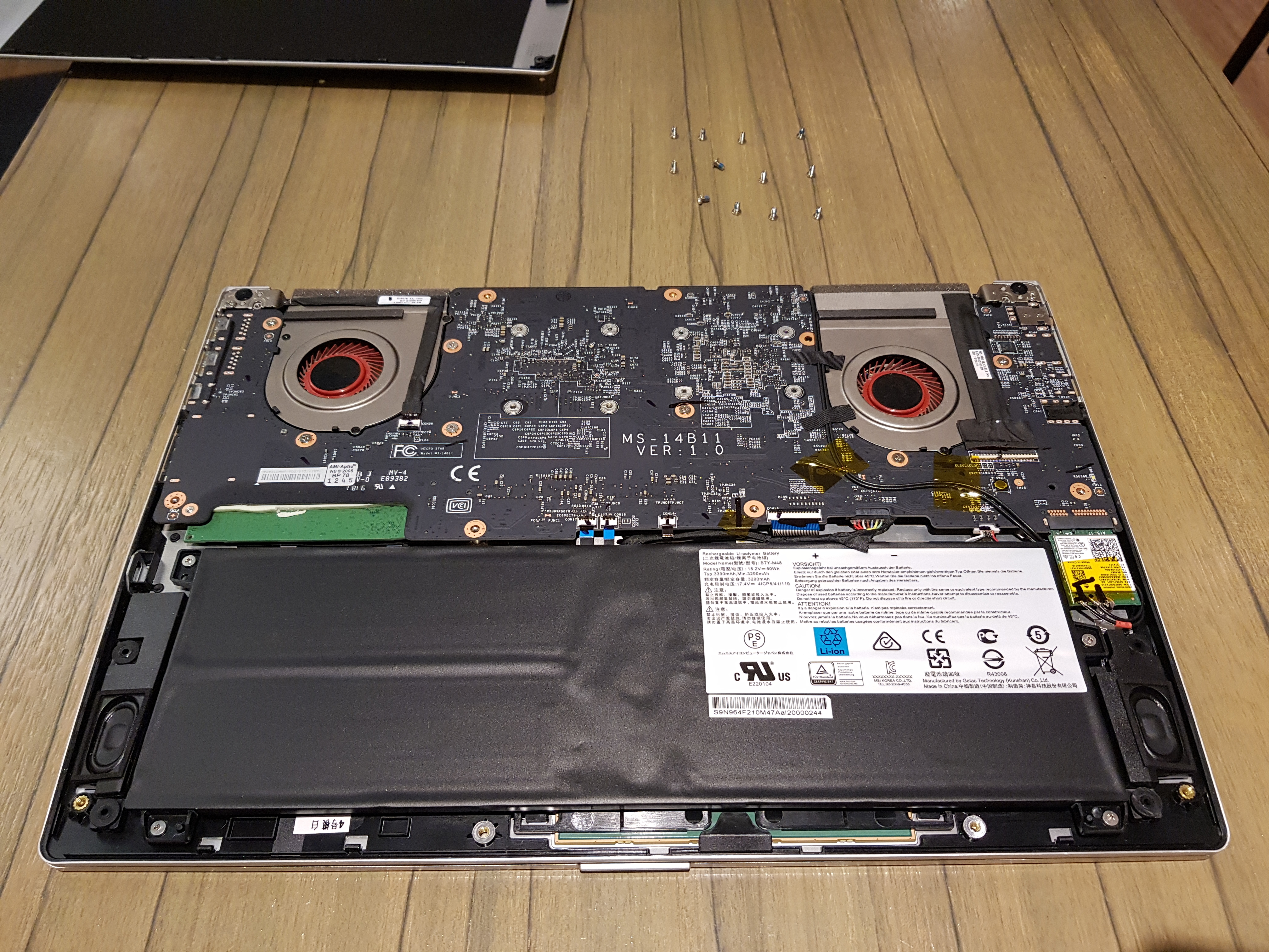 【小宅開箱】【閒聊】MSI PS42 輕薄型筆電，時尚金屬外皮下隱藏未知的性能！