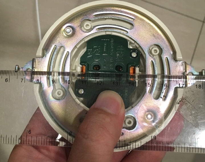 長型吸頂燈引掛器安裝角度疑問？