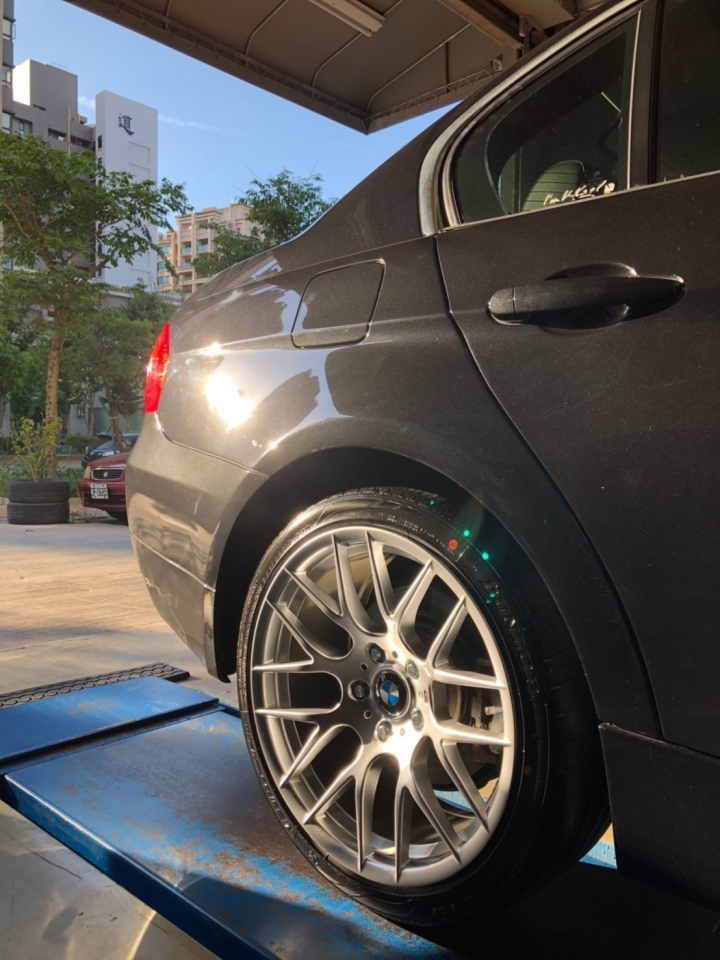 開老箱 - BMW 323I E90 十年二手車整理全紀錄
