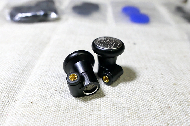 [開箱評測]BGVP DX3s 耳塞式耳機～可換線的耳塞耳機哦！