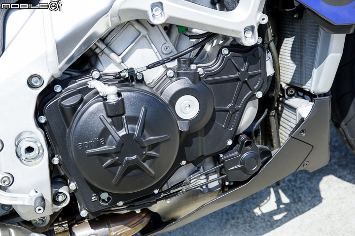 aprilia Tuono V4 RR 試駕 跑車靈魂裸裝上路