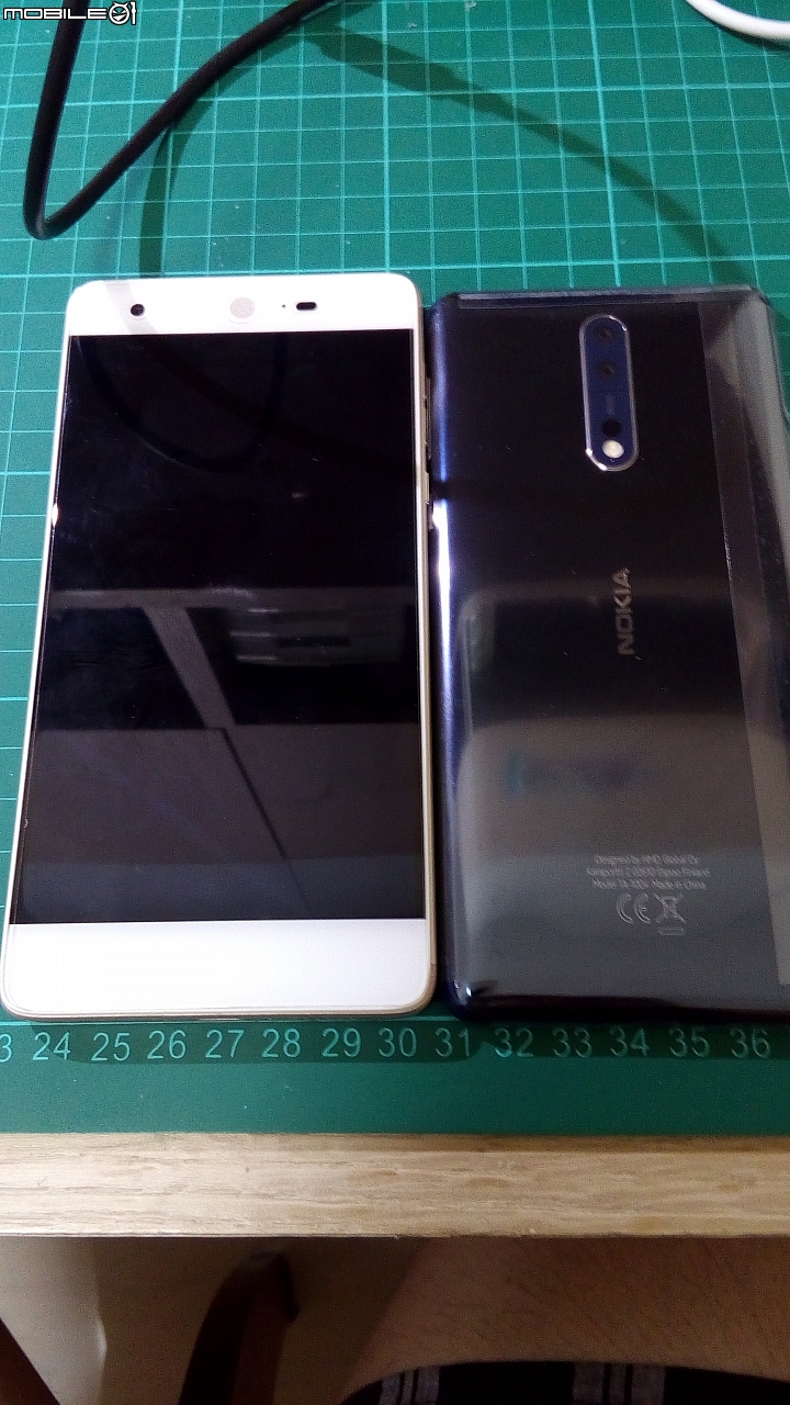Nokia 8，簡單開箱