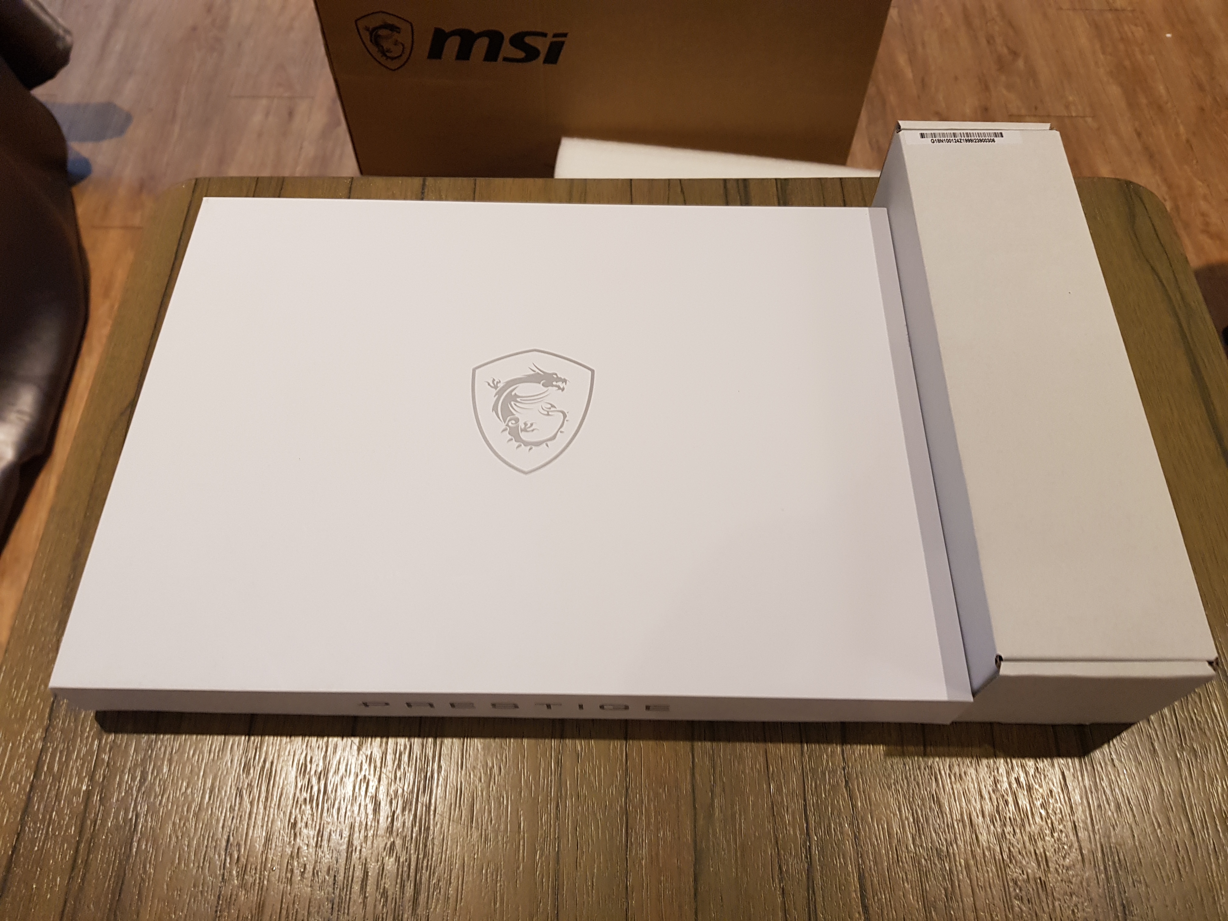 【小宅開箱】【閒聊】MSI PS42 輕薄型筆電，時尚金屬外皮下隱藏未知的性能！