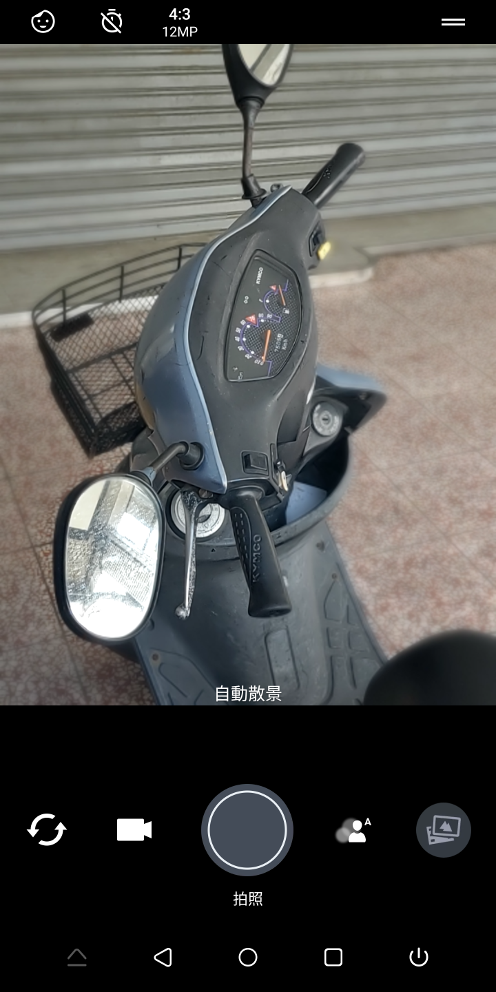 請問U12+相機這樣是正常的嗎