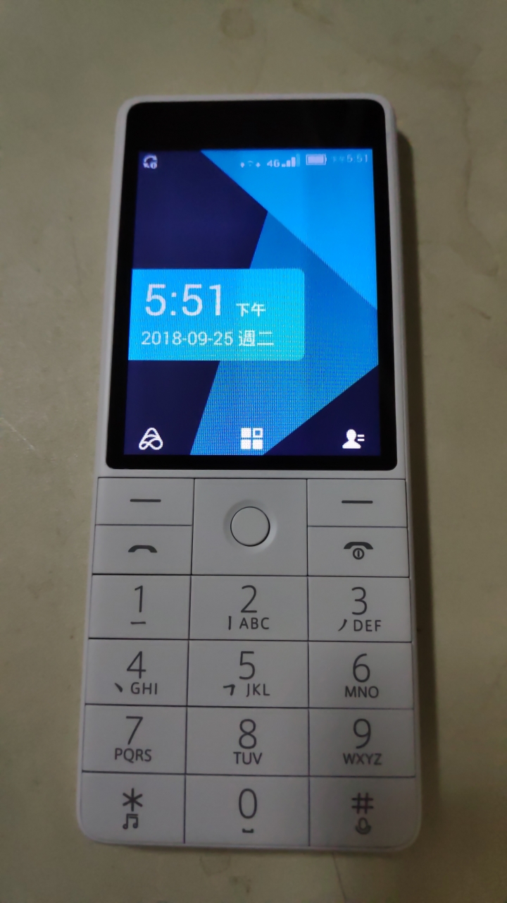 小米有品    多親 AI 手機 Qin1s 小開箱盒