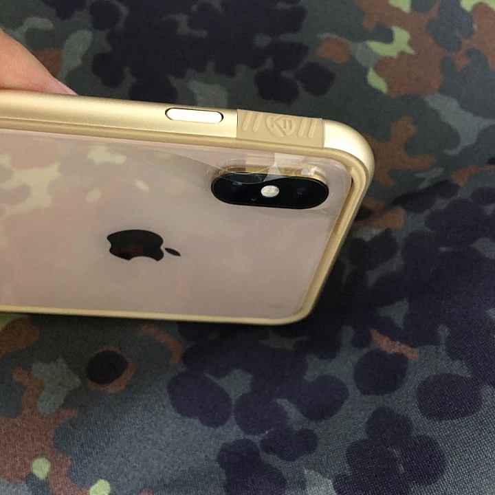 K11 Bumper i8 Plus 版手機殼裝在 iPhone XS Max 的胡亂測試心得