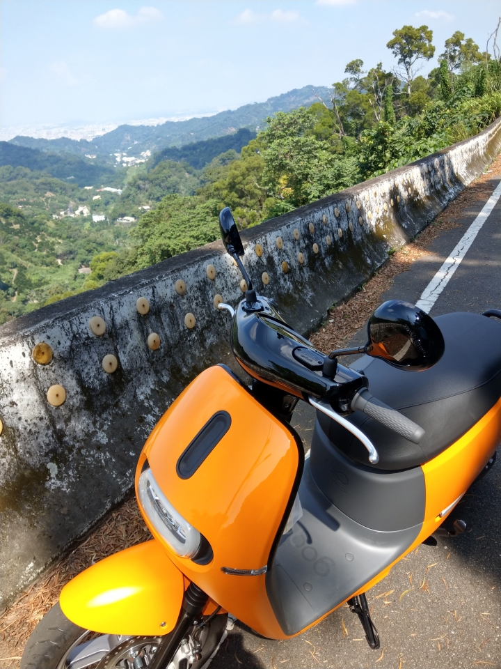 牽gogoro 2 plus 橘 跑台中山路心得 2018-09-23 10:30 電池全滿出發