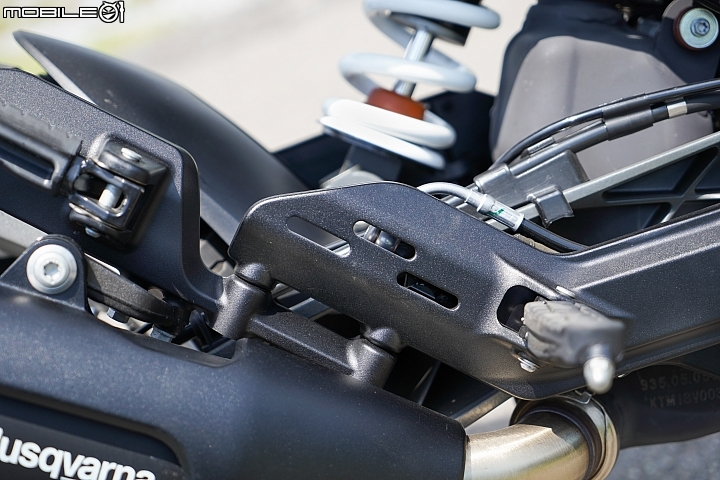 HUSQVARNA SVARTPILEN 401 百年車廠的前衛新作