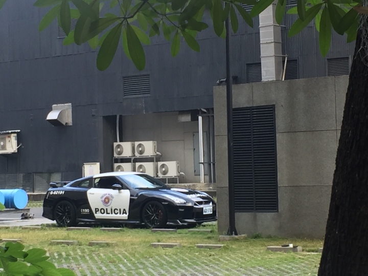 戰神也愛玩Cosplay！？高雄街頭捕獲野生警用GT-R