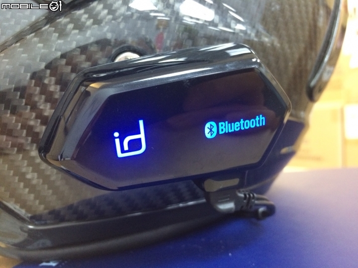 id221 Moto A1 藍芽耳機 自製黏貼分享