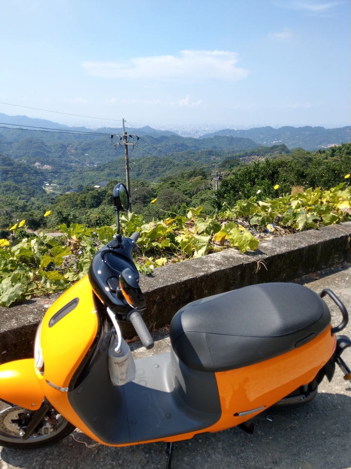 牽gogoro 2 plus 橘 跑台中山路心得 2018-09-23 10:30 電池全滿出發