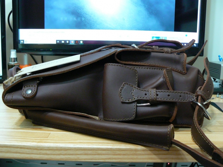 [開箱] 重後背包 Saddleback Leather - Thin Front Pocket Backpack