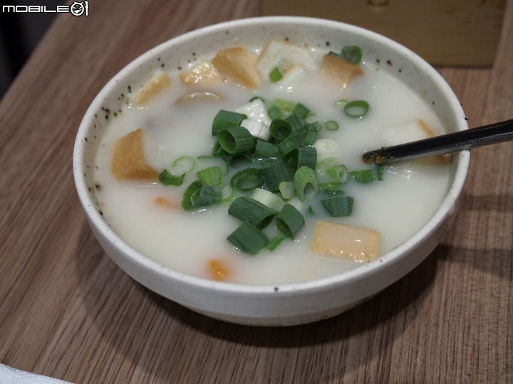 [食記] 臺北市 文山區 人从众牛排 -- 夜市中的厚切牛排