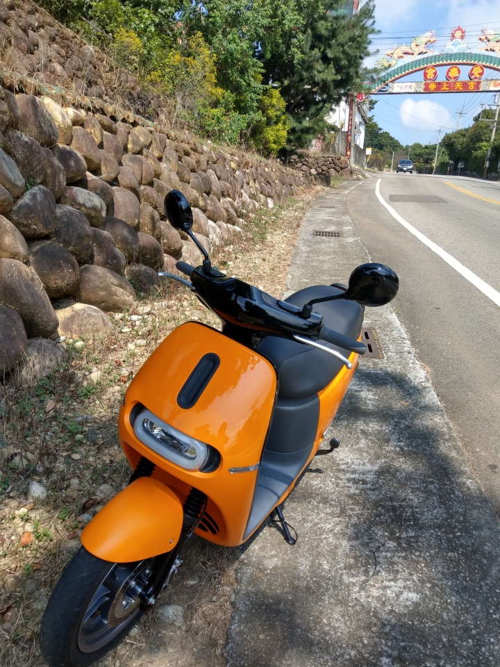 牽gogoro 2 plus 橘 跑台中山路心得 2018-09-23 10:30 電池全滿出發
