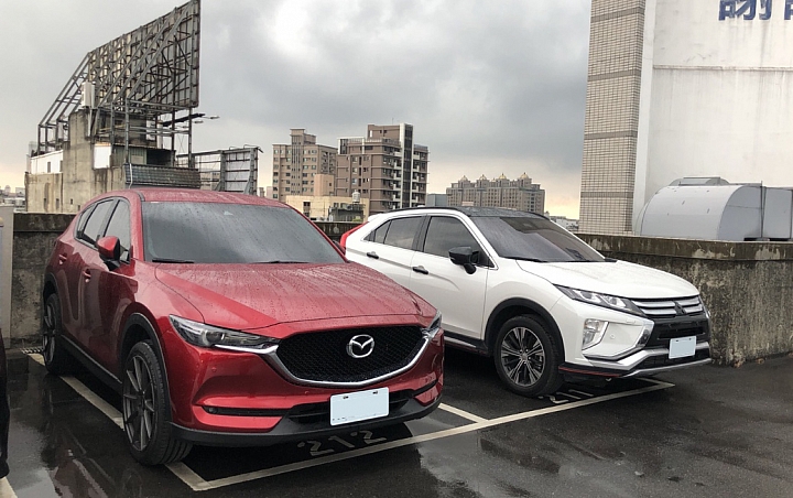 因為有她所以我有了Eclipse cross