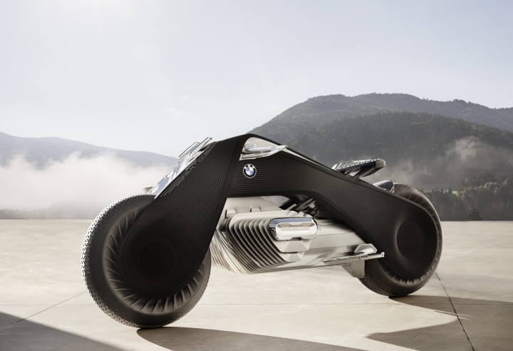 【海外快訊】BMW ConnectedRide 摩托車自動駕駛技術曝光