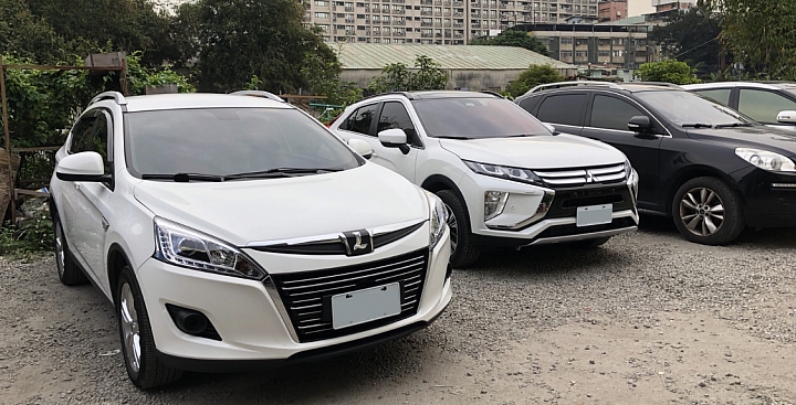 因為有她所以我有了Eclipse cross