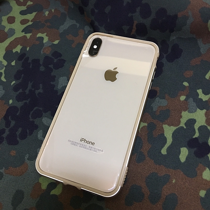 K11 Bumper i8 Plus 版手機殼裝在 iPhone XS Max 的胡亂測試心得
