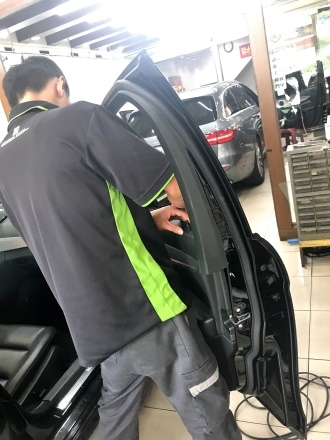 [開箱]Benz C250-南亞冰酷隔熱紙