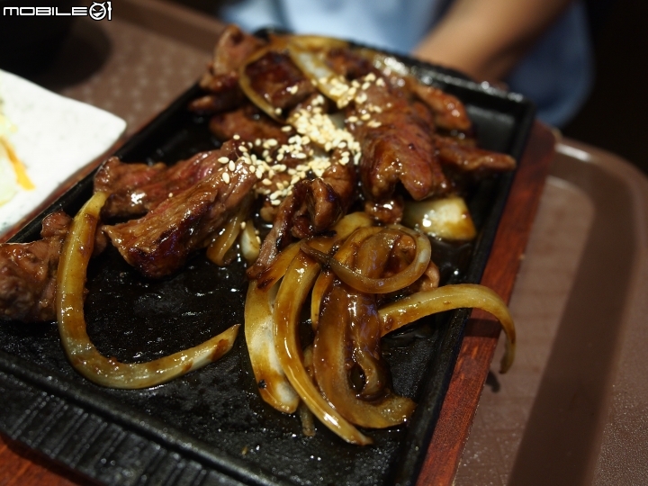 [食記] 臺北市 文山區 人从众牛排 -- 夜市中的厚切牛排
