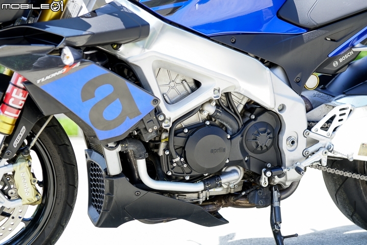 aprilia Tuono V4 RR 試駕 跑車靈魂裸裝上路