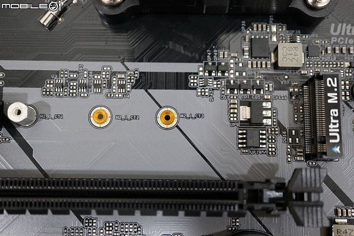 [開箱] 華擎 B450M Pro4 配上 Vega 3 核顯 AMD 200GE 速龍登場