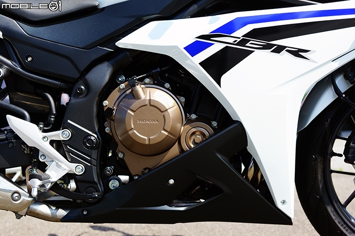 Honda NEO SPORTS CAFE 謠傳會以 CBR500R 的引擎開發,但從官方釋出的照片中,這個謠言可說是不攻自破。 Honda NEO SPORTS CAFE 謠傳會以 CBR500R 的引擎開發,但從官方釋出的照片中,這個謠言可說是不攻自破。