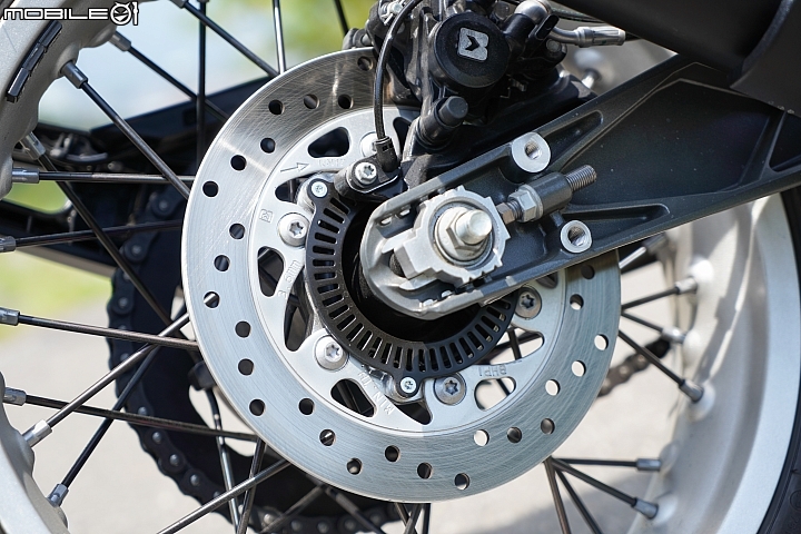 HUSQVARNA SVARTPILEN 401 百年車廠的前衛新作