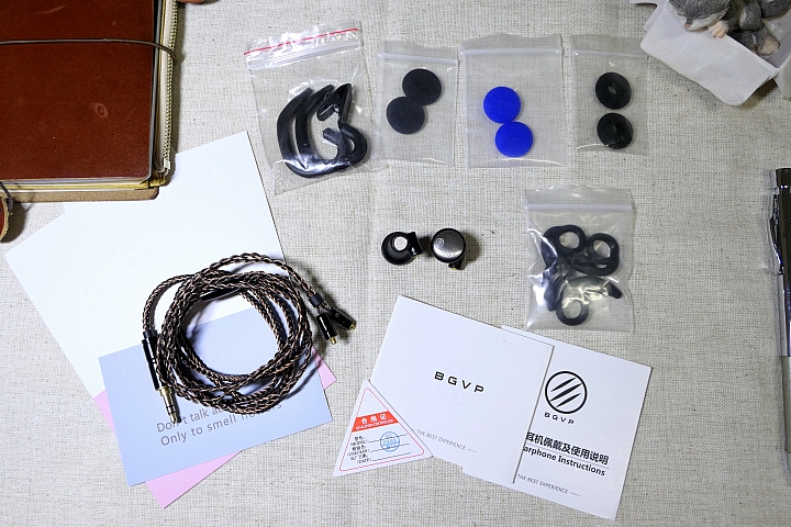 [開箱評測]BGVP DX3s 耳塞式耳機～可換線的耳塞耳機哦！